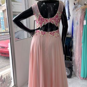 Prom, bride made that is elegant and confort dress